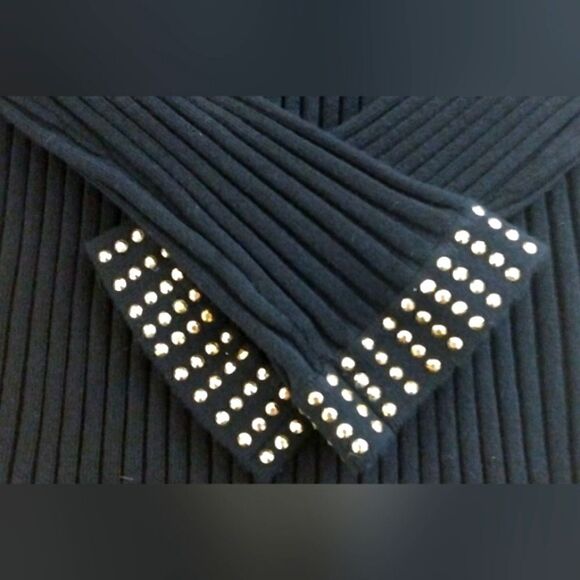 Cache Ribbed V Neck Collered Sweater w/ Gold Applique SZ medium - Picture 8 of 11